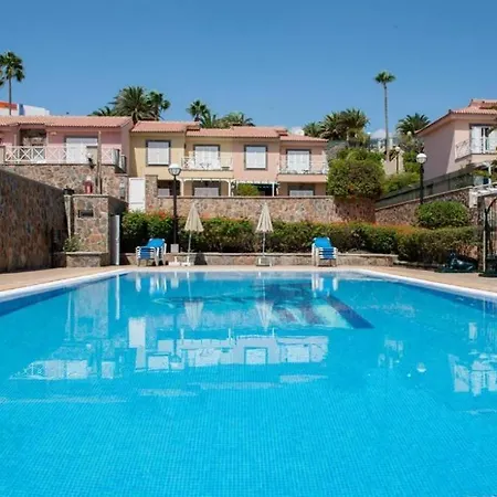 Santa Ana Suites 24 *